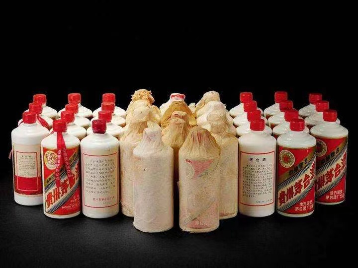 福贡日照岚山回收酒价格哪里回收(附近上门回收茅台酒）?